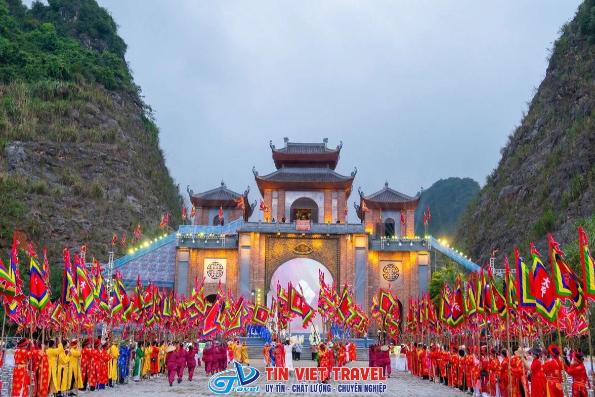 Đàn Kính Thiên Thung Ui 1