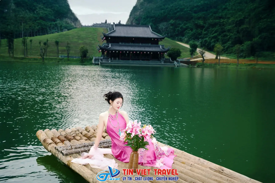 Điện Kinh Thiên Thung Ui Ninh Bình