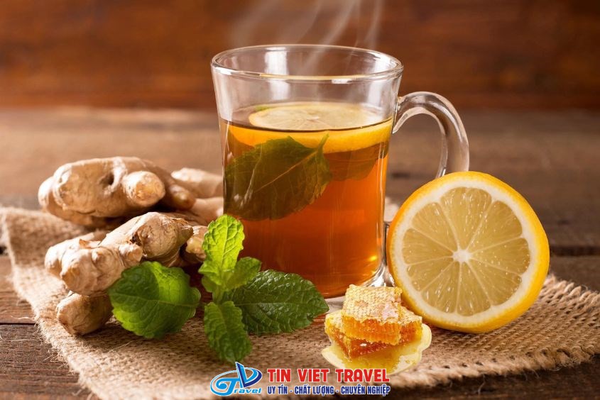 tách trà gừng mật ong nóng