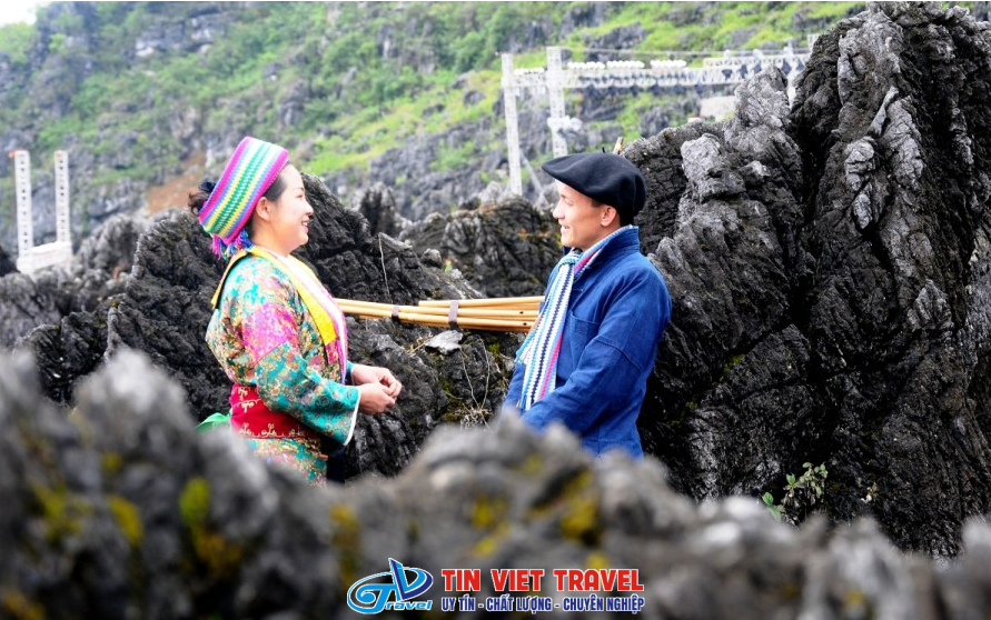 Chợ tình Khâu Vai 1