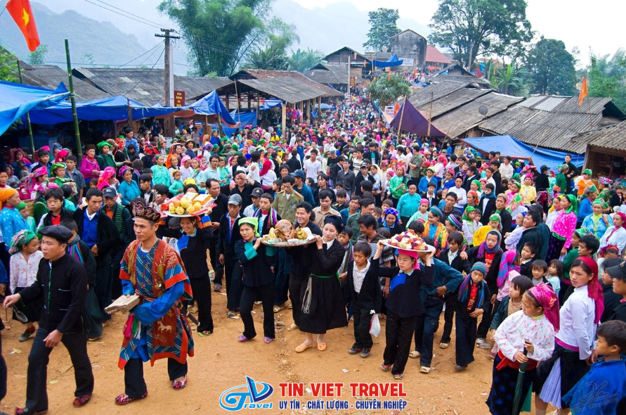 Chợ tình Khâu Vai