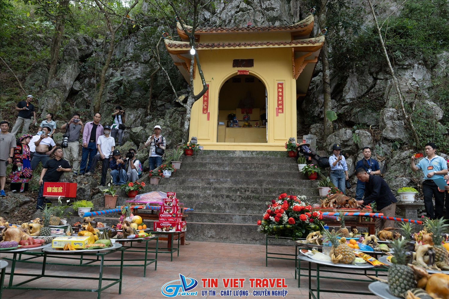 Miếu Ông Miếu Bà Khâu Vai