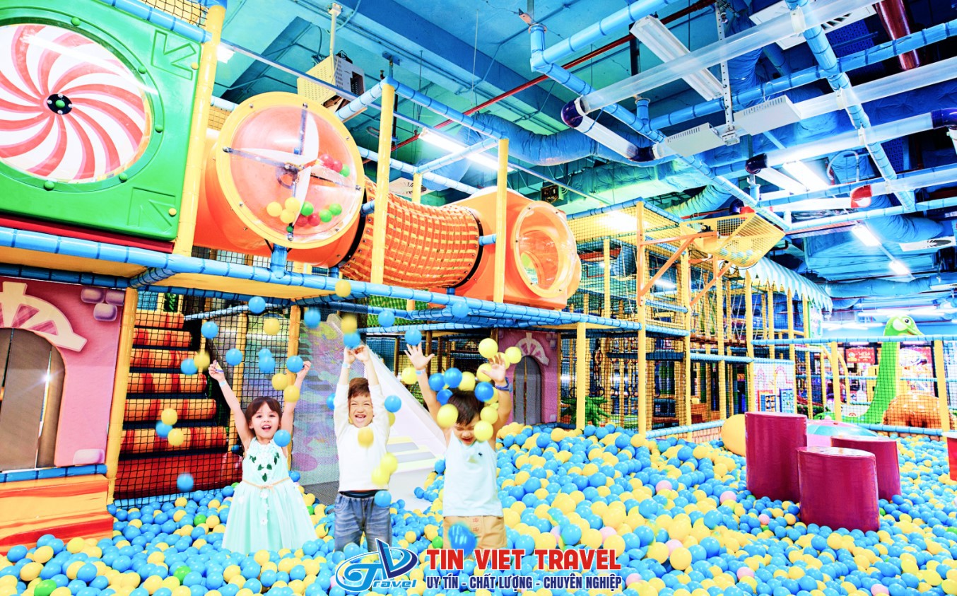 tiNiWorld Mega Center