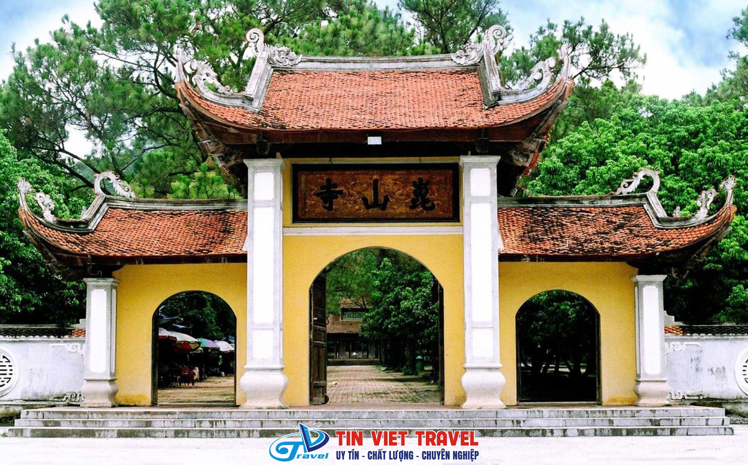 cong tam quan chua con son