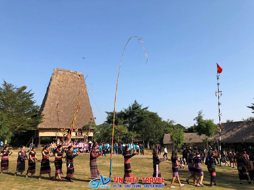 LÀNG VĂN HOÁ CÁC DÂN TỘC VIỆT NAM 1
