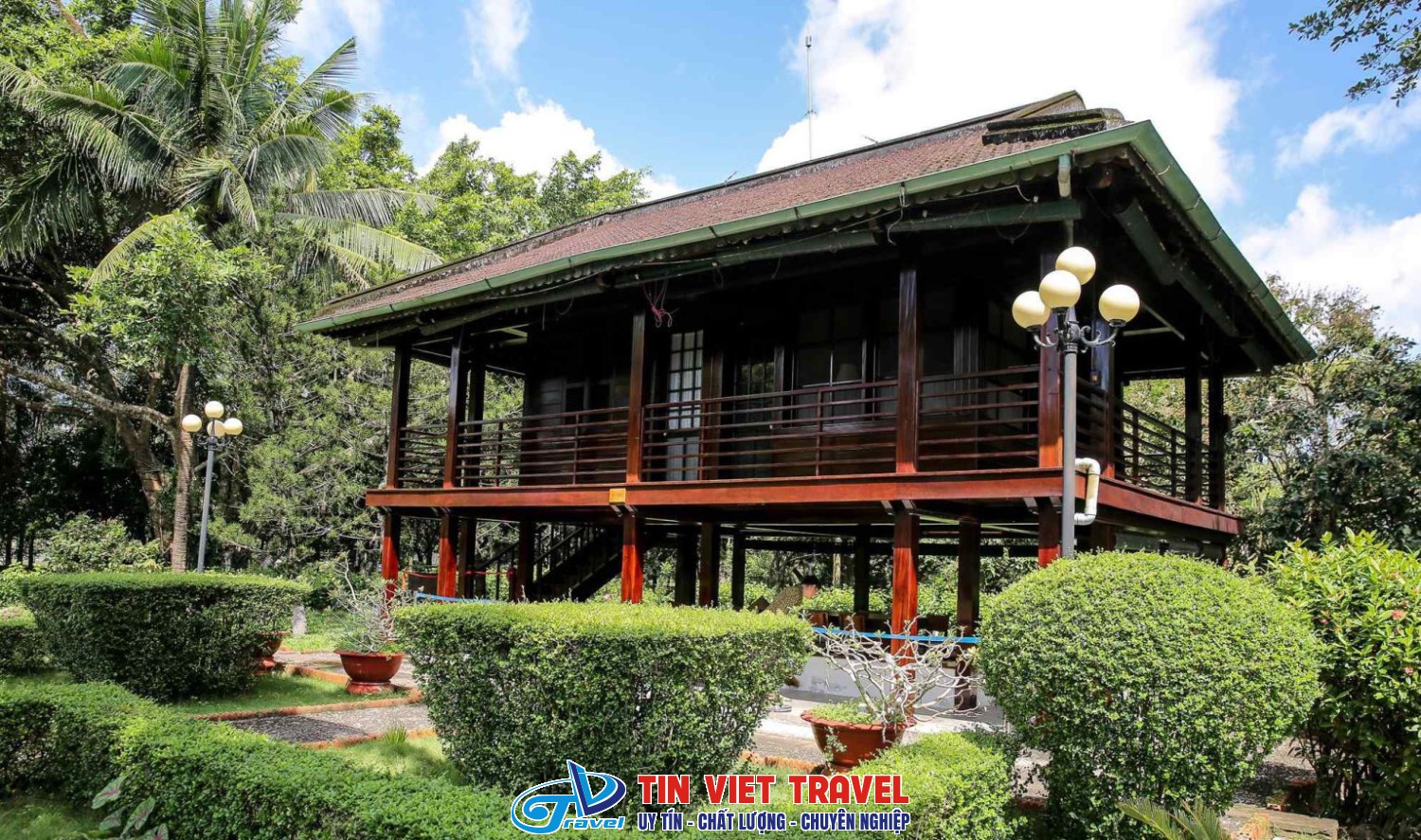 Nhà sàn Bác Hồ 1